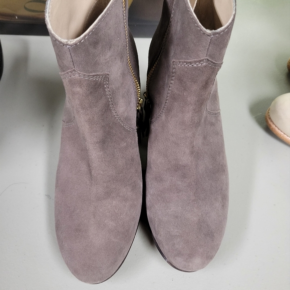 Boden Western Ankle Boots Gray Suede Stacked Heel EU 38 Womens - Picture 3 of 4